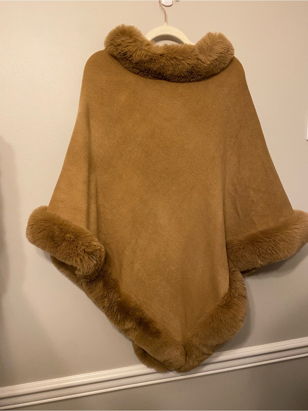 Women's Camel Faux-Fur Trim Poncho